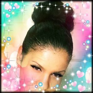 Meet your Posher, Dina